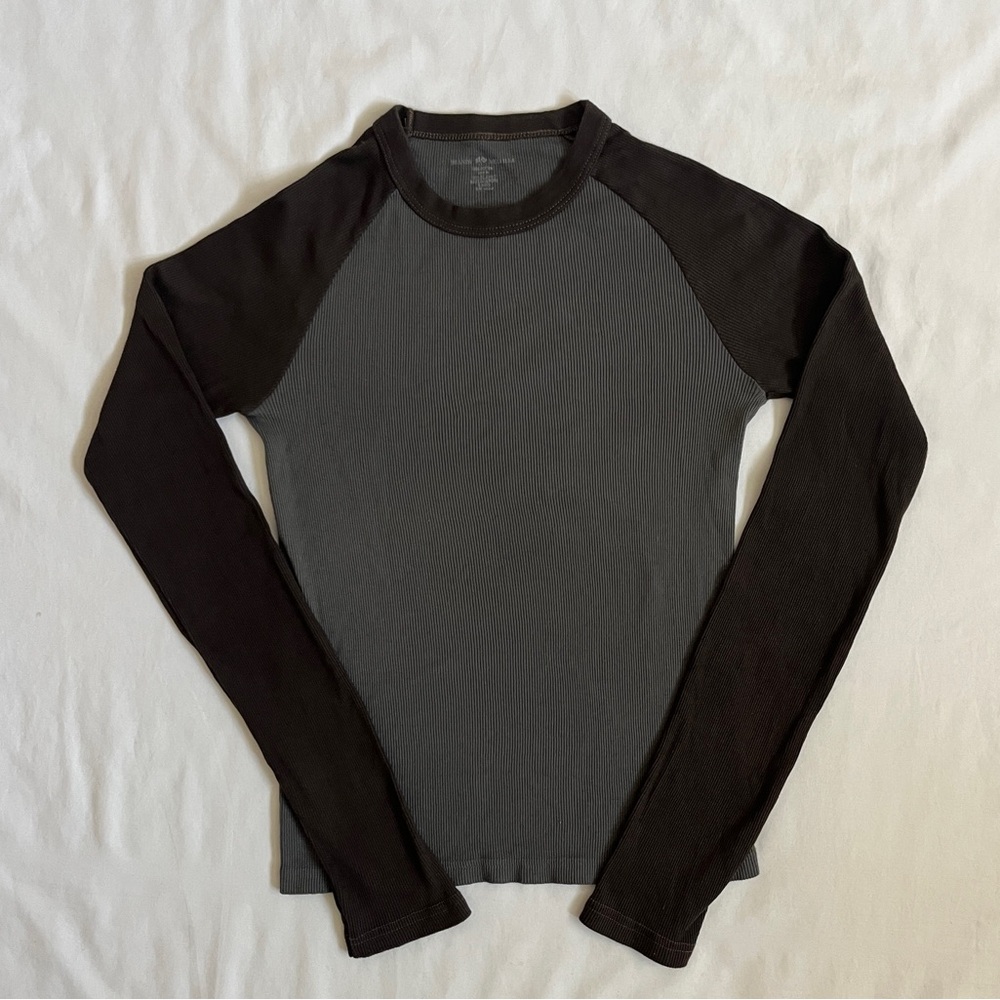 Brandy Melville Bella Long Sleeve Top | Brown & Charcoal Ribbed Tee Size OS